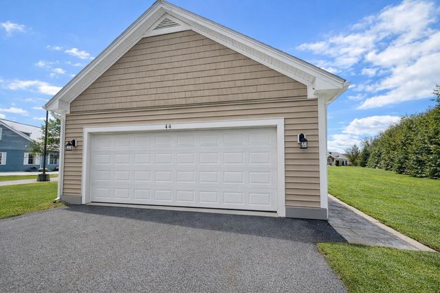 44 Sunrise Drive, St. Albans Town, VT 05478