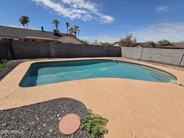 9033 W PURDUE Avenue, Peoria, AZ 85345
