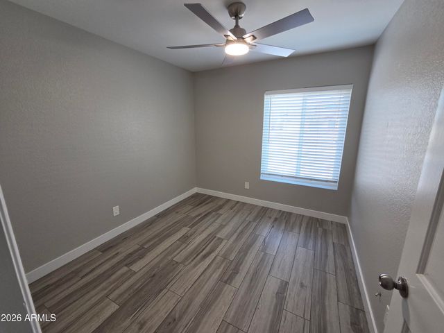 9033 W PURDUE Avenue, Peoria, AZ 85345