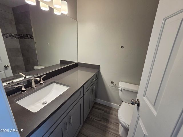 9033 W PURDUE Avenue, Peoria, AZ 85345