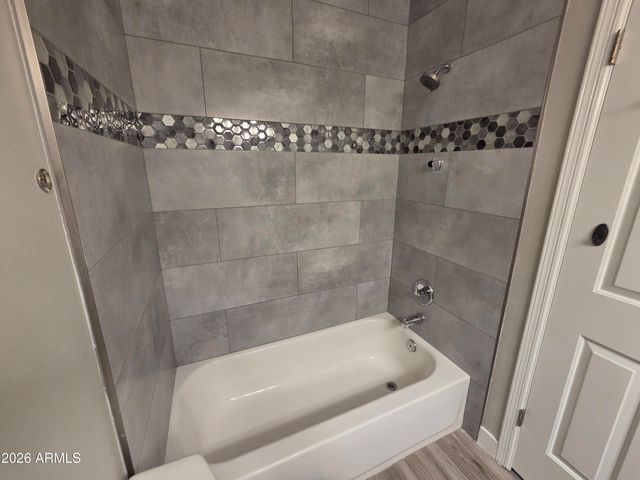 9033 W PURDUE Avenue, Peoria, AZ 85345