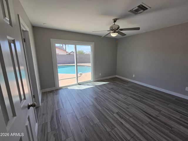 9033 W PURDUE Avenue, Peoria, AZ 85345