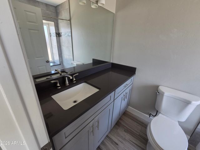 9033 W PURDUE Avenue, Peoria, AZ 85345