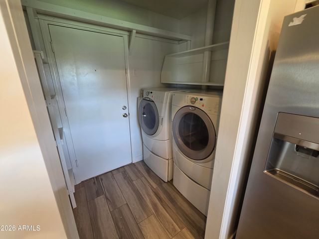 9033 W PURDUE Avenue, Peoria, AZ 85345
