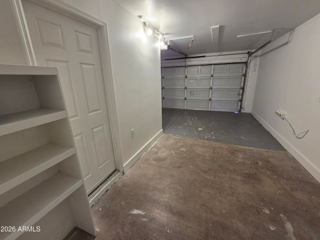 9033 W PURDUE Avenue, Peoria, AZ 85345