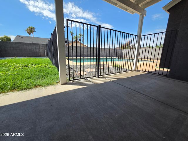 9033 W PURDUE Avenue, Peoria, AZ 85345