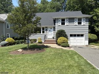 33 Longacre Drive, Livingston Twp., NJ 07039
