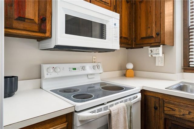 1507 Medinah Circle, Lawrence, KS 66047