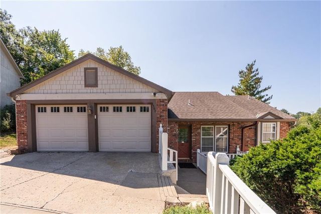 1507 Medinah Circle, Lawrence, KS 66047