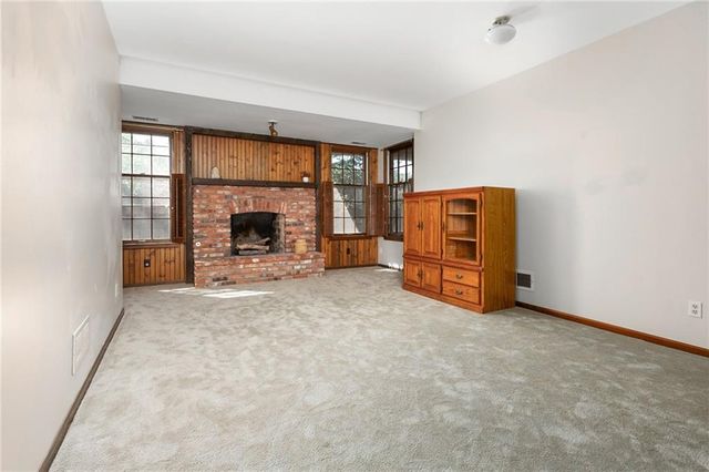 1507 Medinah Circle, Lawrence, KS 66047