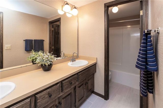 1507 Medinah Circle, Lawrence, KS 66047