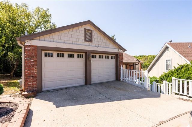 1507 Medinah Circle, Lawrence, KS 66047