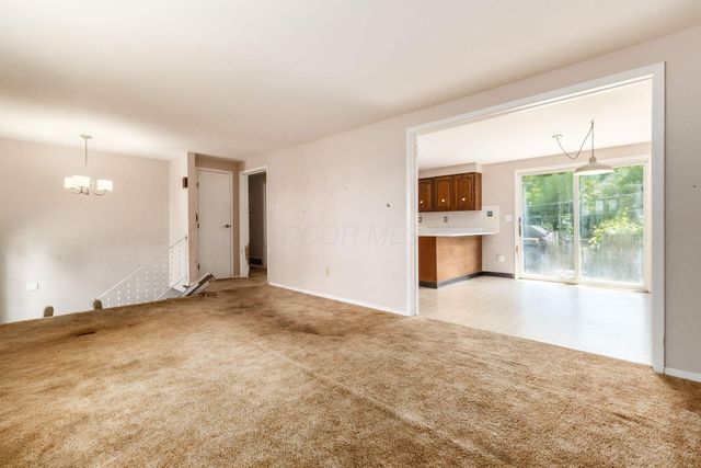 6609 Refugee Road SW, Etna, OH 43062