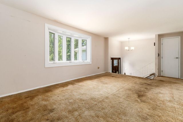 6609 Refugee Road SW, Etna, OH 43062