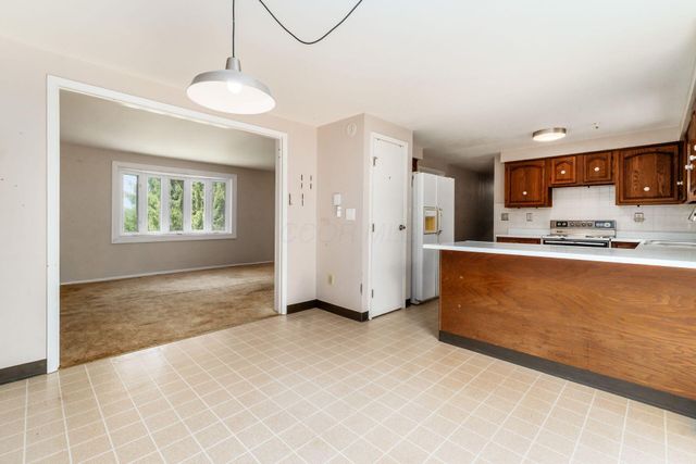 6609 Refugee Road SW, Etna, OH 43062