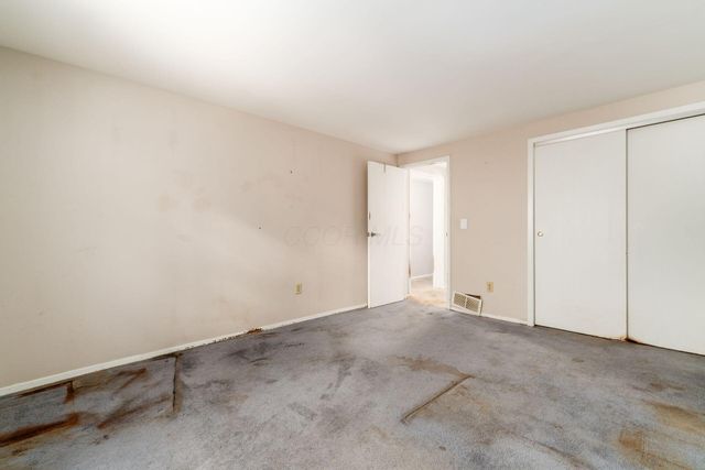 6609 Refugee Road SW, Etna, OH 43062