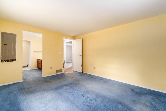 6609 Refugee Road SW, Etna, OH 43062