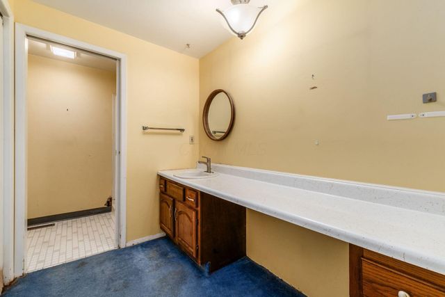 6609 Refugee Road SW, Etna, OH 43062