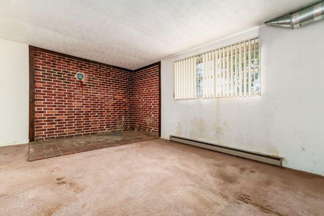 6609 Refugee Road SW, Etna, OH 43062