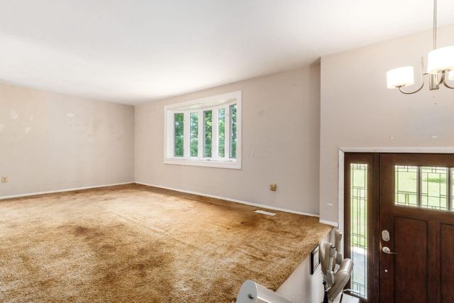 6609 Refugee Road SW, Etna, OH 43062