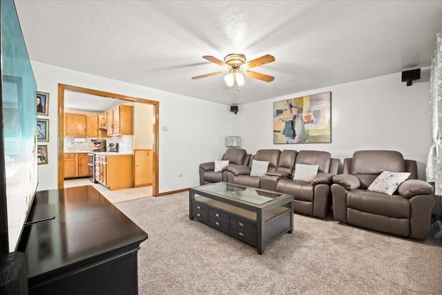 1805 Oak Grove Dr, Dighton, MA 02764