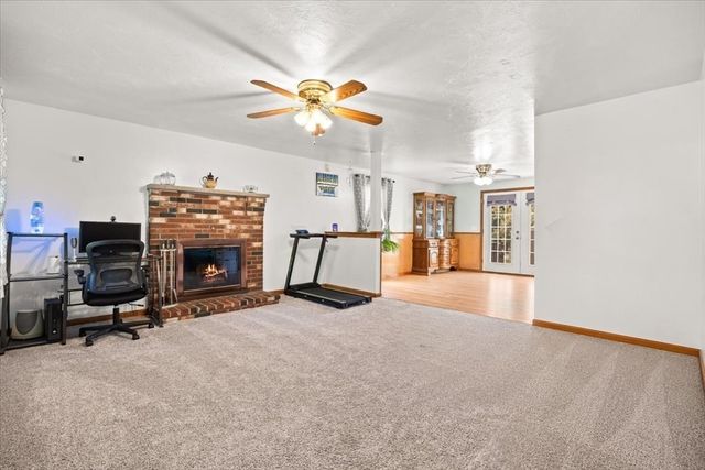1805 Oak Grove Dr, Dighton, MA 02764