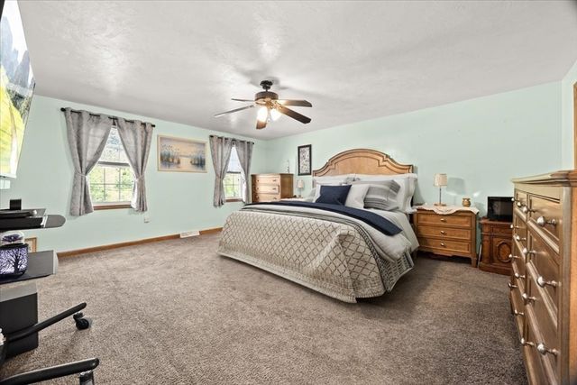 1805 Oak Grove Dr, Dighton, MA 02764