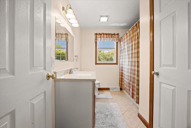 1805 Oak Grove Dr, Dighton, MA 02764