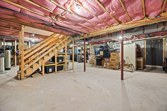 1805 Oak Grove Dr, Dighton, MA 02764