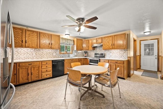 1805 Oak Grove Dr, Dighton, MA 02764