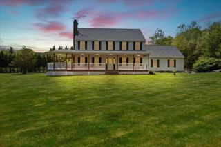 1805 Oak Grove Dr, Dighton, MA 02764