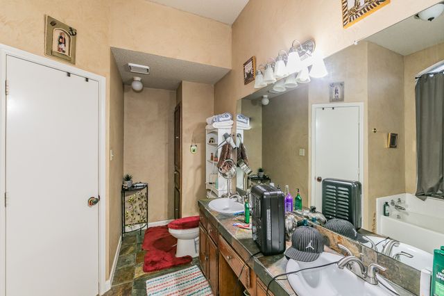 5515 Royal Meadow Lane, Arlington, TX 76017