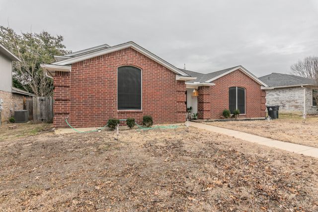 5515 Royal Meadow Lane, Arlington, TX 76017