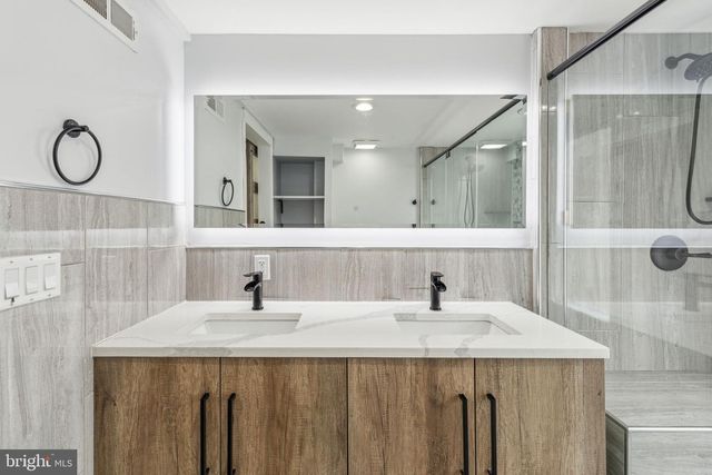 1450 N MARSTON ST, Philadelphia, PA 19121