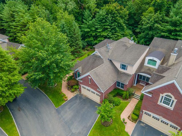 14 Belvedere Court, North Hills, NY 11030