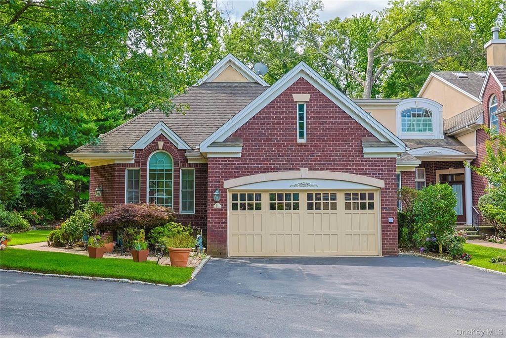 14 Belvedere Court, North Hills, NY 11030 — photo 3