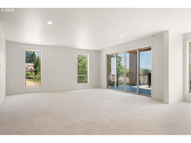 3734 LANDIS St, West Linn, OR 97068