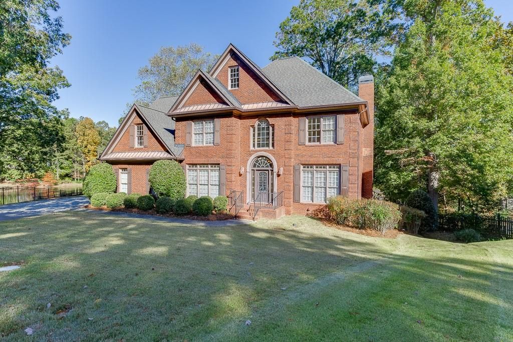1450 Woodland Lake Drive, Snellville, GA 30078