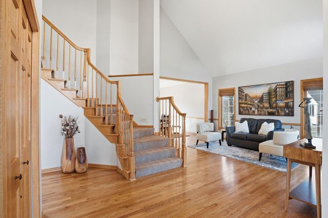 4230 Pineview Lane N, Plymouth, MN 55442