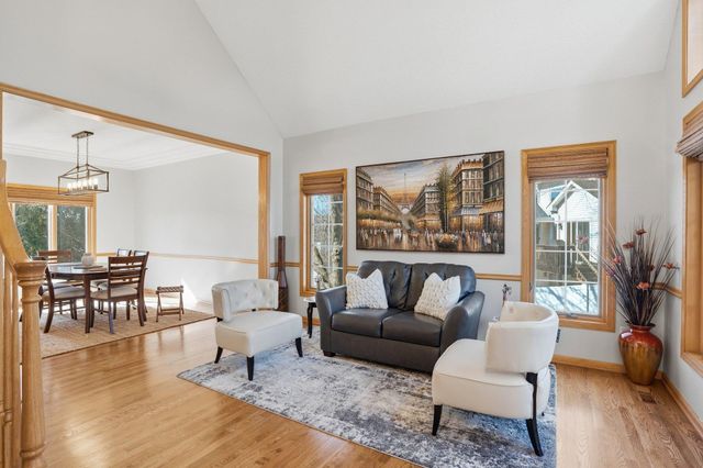 4230 Pineview Lane N, Plymouth, MN 55442