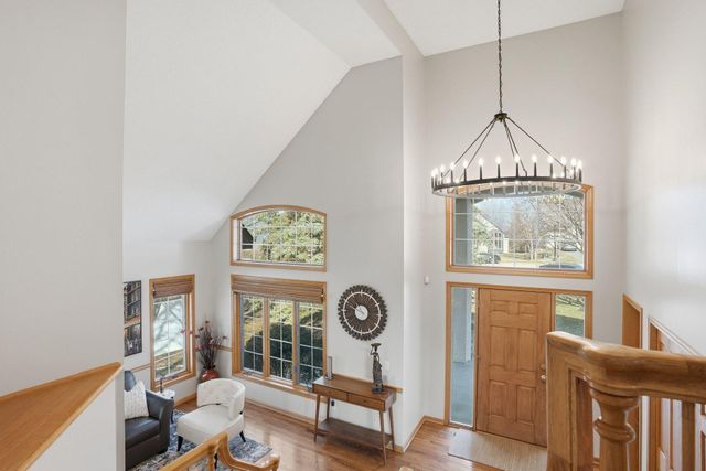 4230 Pineview Lane N, Plymouth, MN 55442