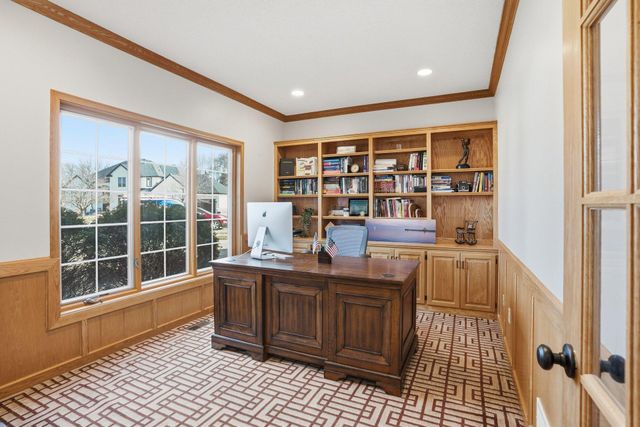 4230 Pineview Lane N, Plymouth, MN 55442