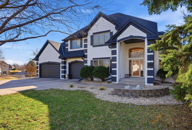 4230 Pineview Lane N, Plymouth, MN 55442