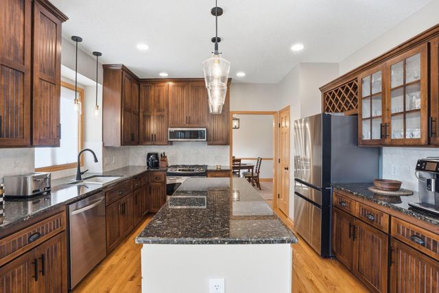 4230 Pineview Lane N, Plymouth, MN 55442