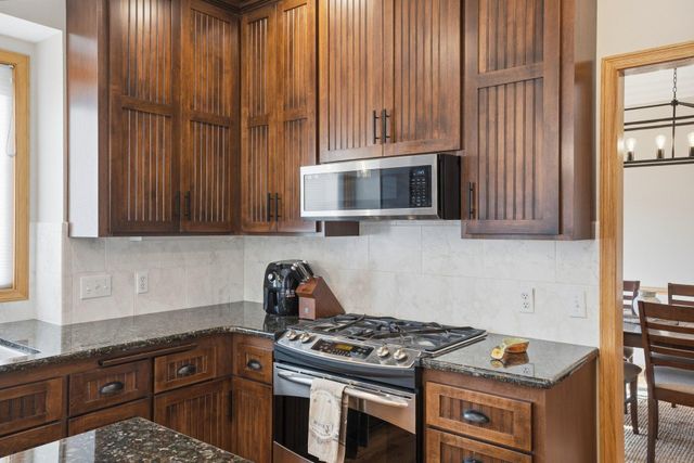 4230 Pineview Lane N, Plymouth, MN 55442