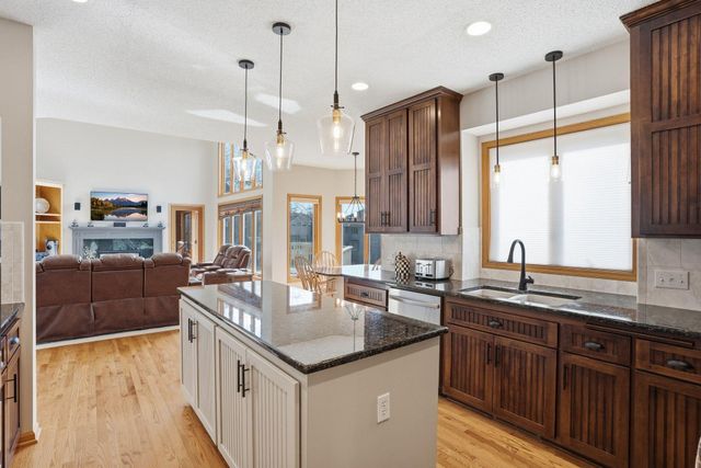 4230 Pineview Lane N, Plymouth, MN 55442