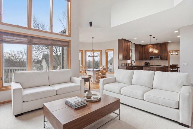 4230 Pineview Lane N, Plymouth, MN 55442