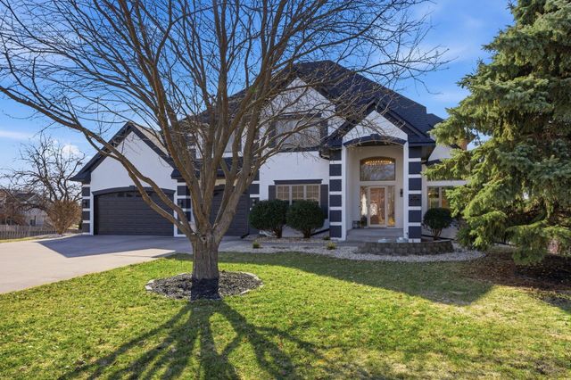 4230 Pineview Lane N, Plymouth, MN 55442