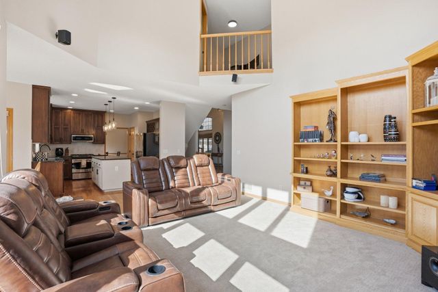 4230 Pineview Lane N, Plymouth, MN 55442