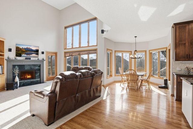 4230 Pineview Lane N, Plymouth, MN 55442